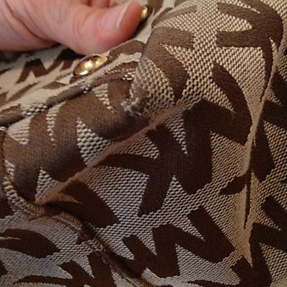 (1473) MICHAELΒ KORS LARGE BROWN MONOGRAM CANVAS TOTE π₯ - Picture 14 of 16